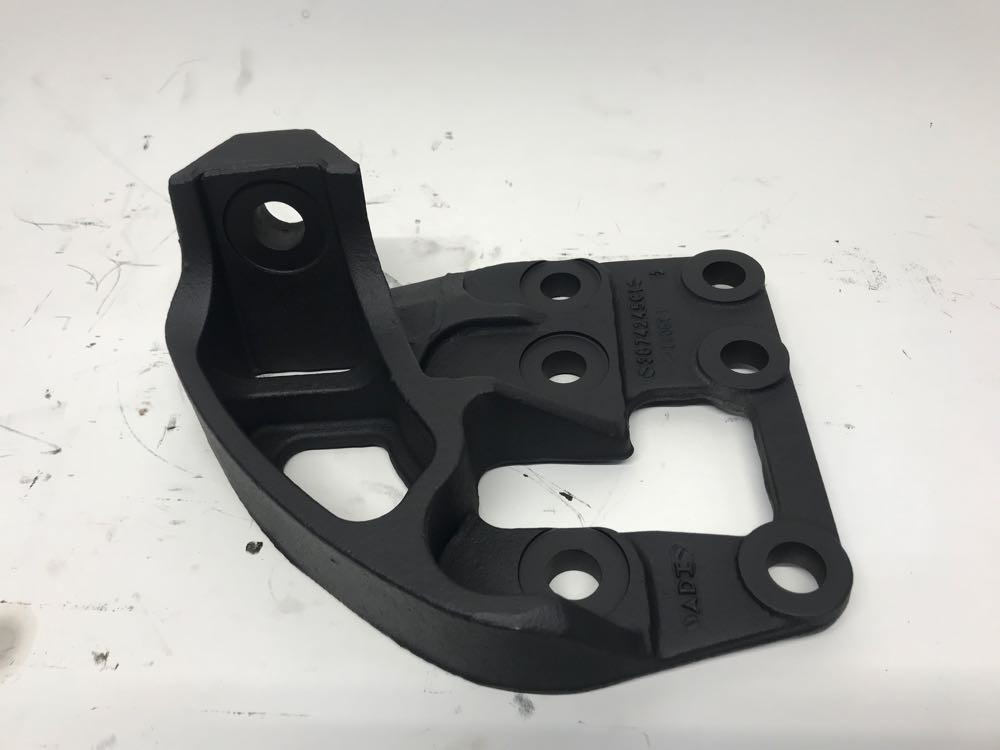 International Maxxforce 13 Engine Mount 3874245C1 (548-11429)