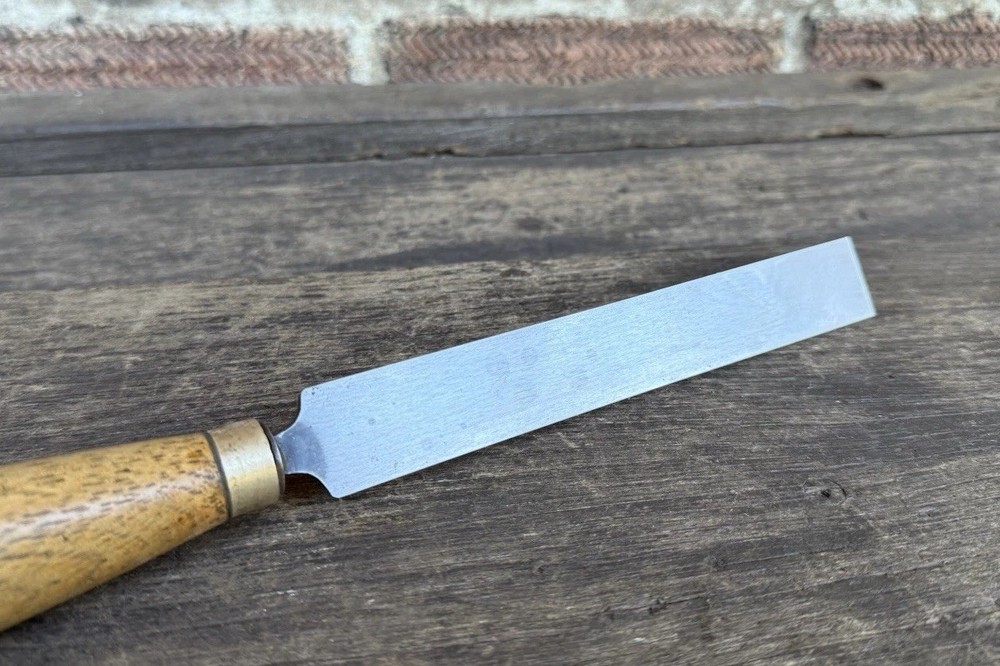 Vintage 1” Thin Bladed Paring Chisel Woodworking Carpenters Old Tool