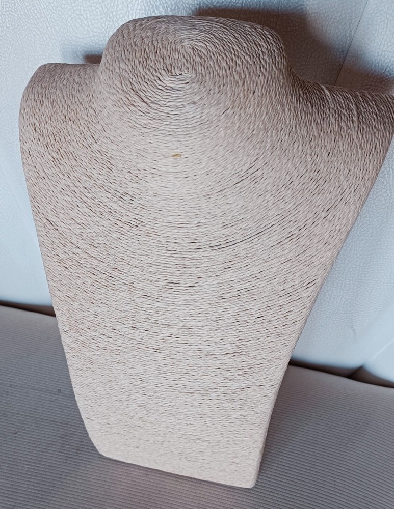 "Neck" showcase display for necklaces