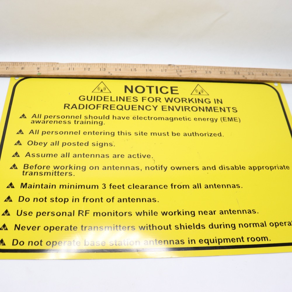 Notice Guidelines for Working in Radiofrequency Environment Sign 18 x 12