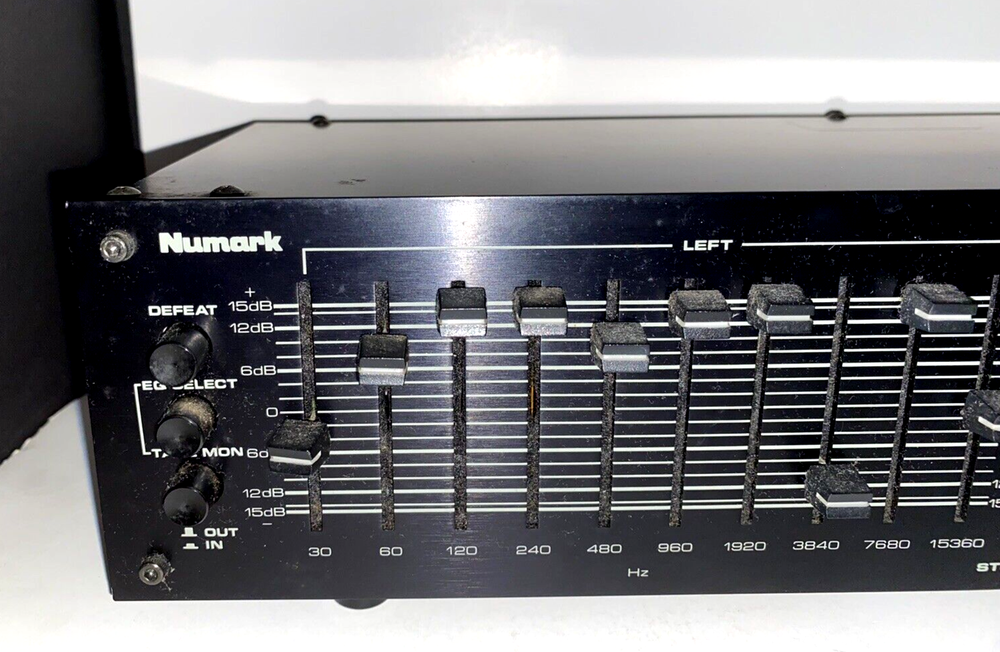 VINTAGE NUMARK STUDIO MASTER EQ-2400 10-BAND STEREO FREQUENCY EQUALIZER + MANUAL