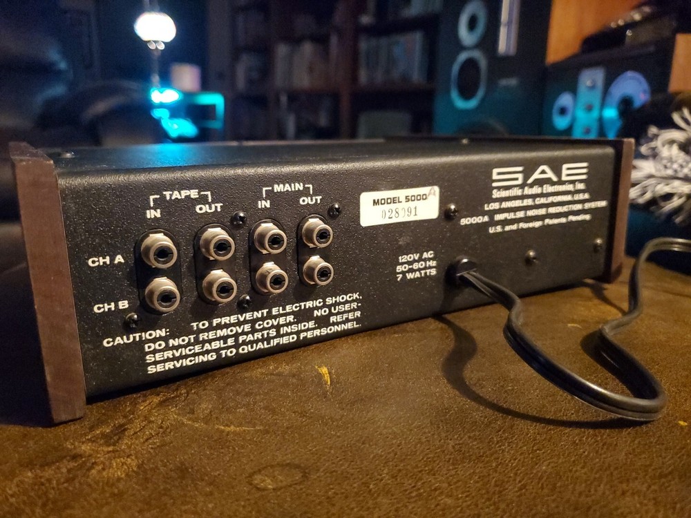 SAE Model 5000A Impulse Noise Reduction System Analog Vinyl Click Reduction