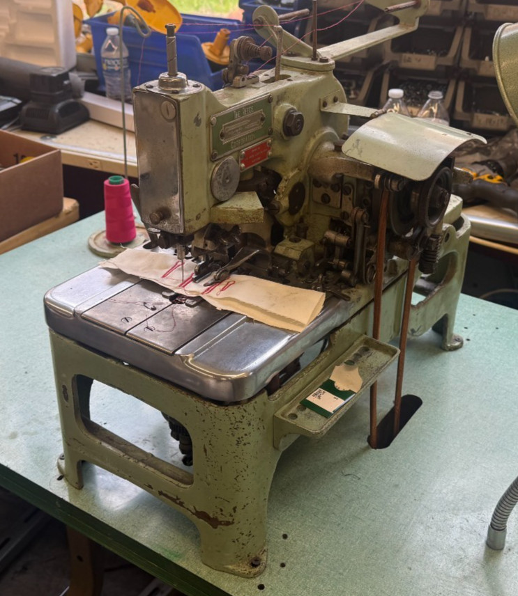 REECE 101 KEYHOLE BUTTONHOLE MACHINE - ADJUSTABLE FLY BAR - CUT AFTER