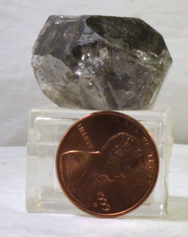 #2641 Quartz - China - - Inclusions - Rainbows