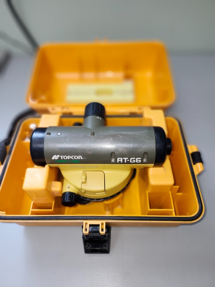 TOPCON AUTO LEVEL AT-G6 GREEN LABEL IN CASE