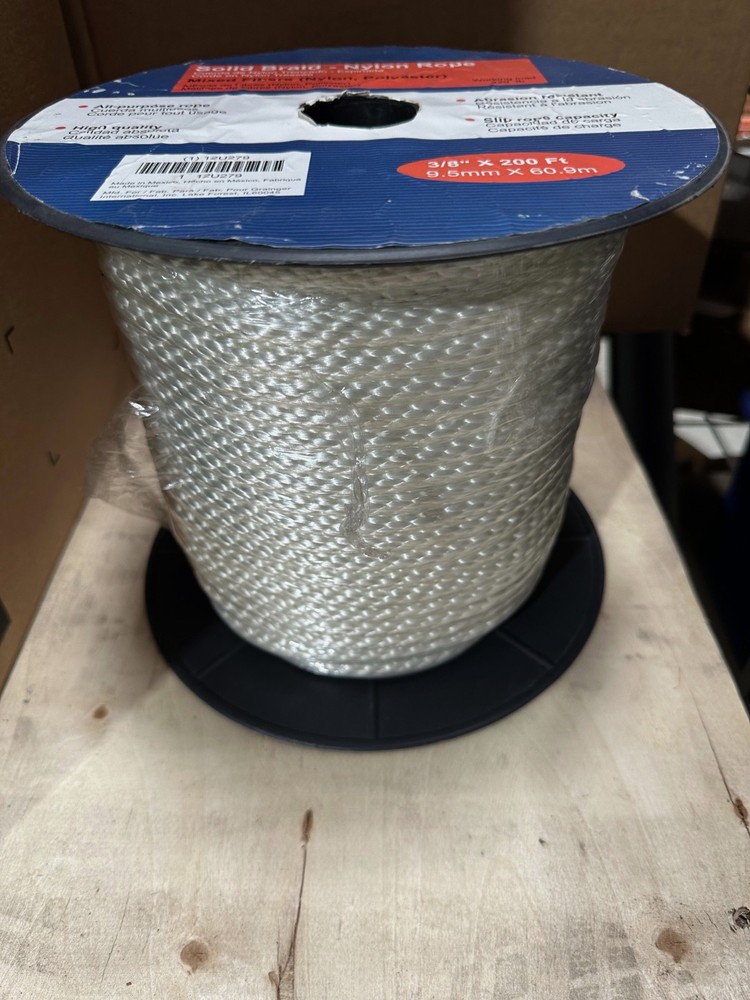 3/8" x 200' Solid Braid Nylon Rope 12U279