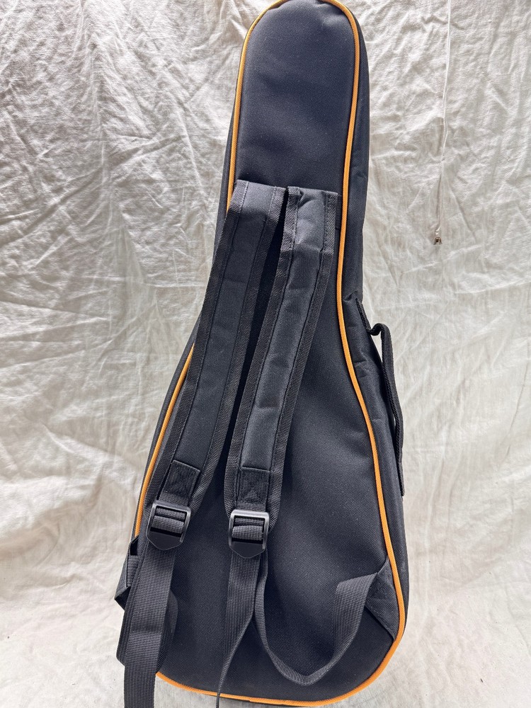 Donner Black Ukulele Soft Carrying zipper Case with Adjustable backpack Straps