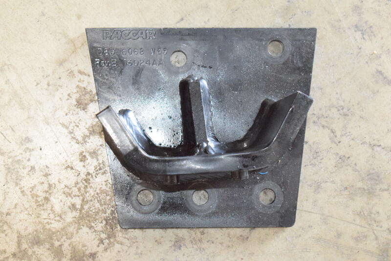 Paccar Engine Mount D85-6068 (548-11883)