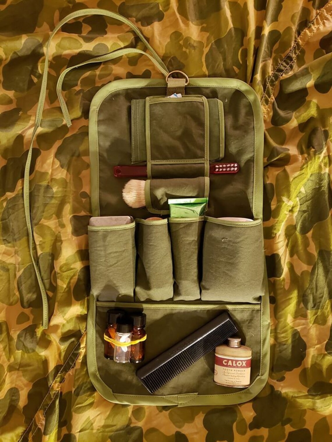 WWII US TOILETRY ROLL with mirror (no other contents). "GEN6 DRAB" Reproduction