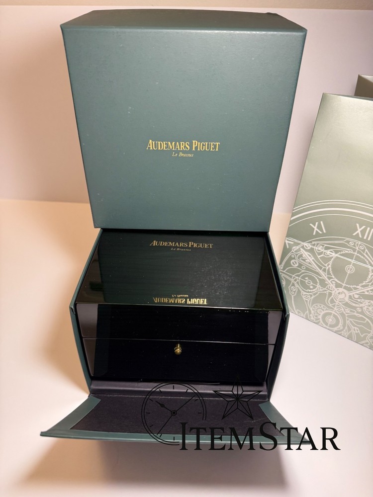 Premium Wooden Watch Storage Box – Luxury Presentation Case