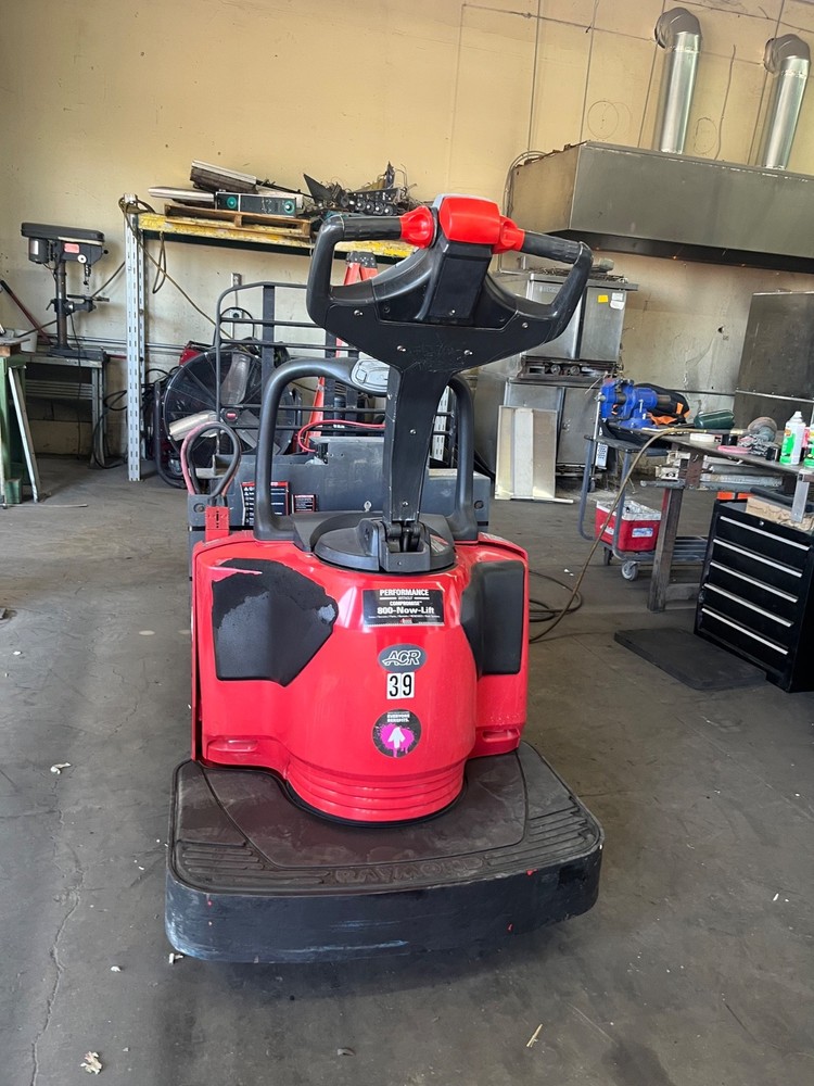 Electric Pallet Jack Raymond 8410