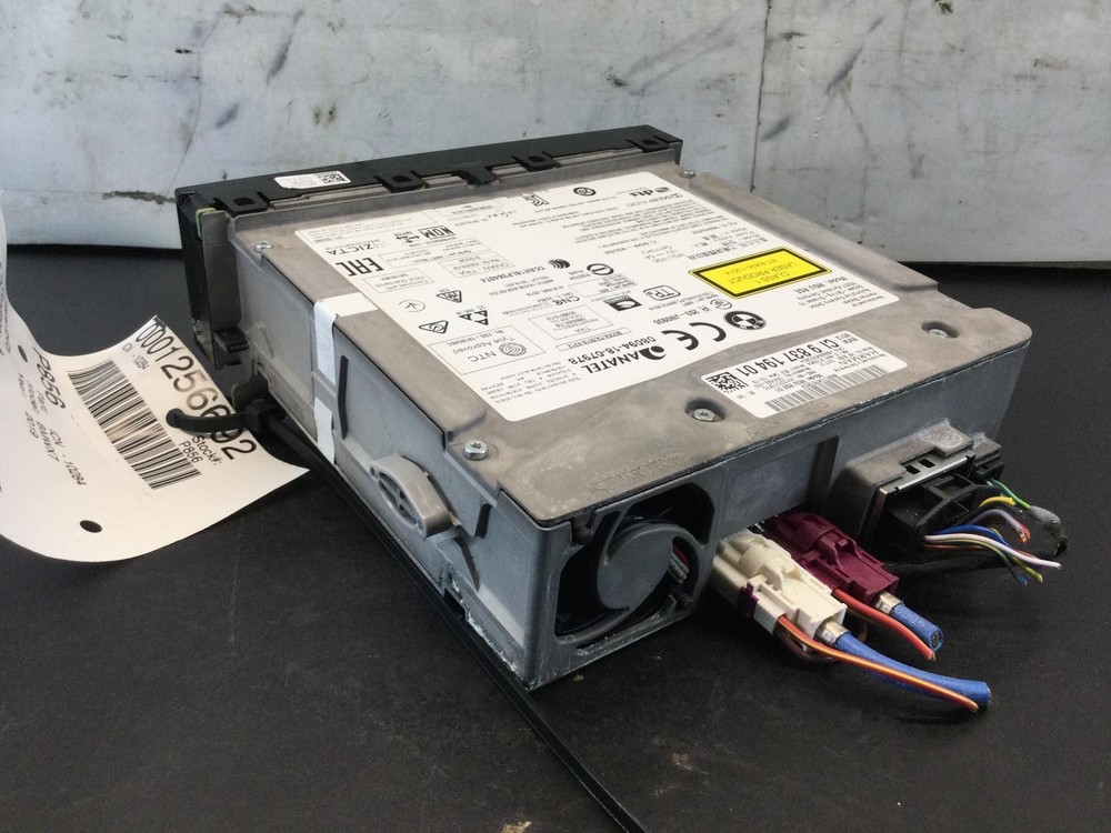 19 20 21 BMW X7 65129837194 player DVD MISSING MOUNTING TAB ON BOTTOM