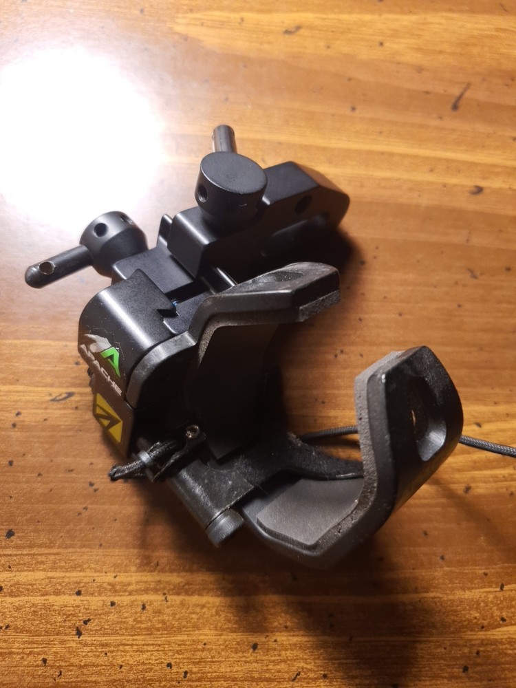 New Archery Products Apache Dropaway Arrow Rest Black Left-hand