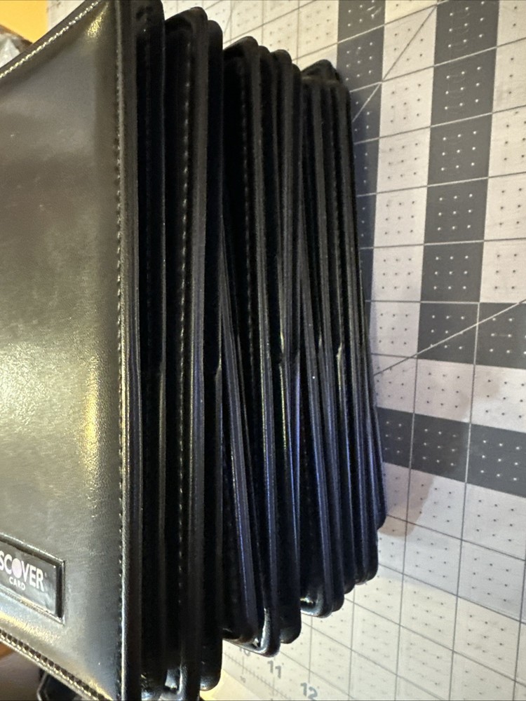 9- Used Double Panel Discover CHECK Books PRESENTERS RESTAURANT