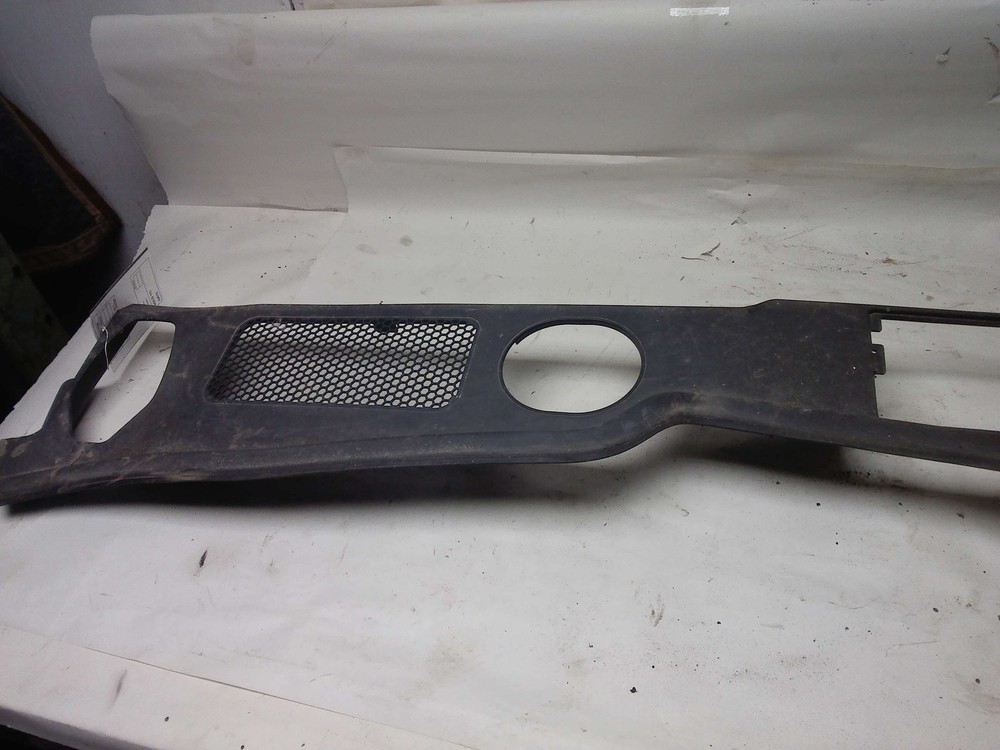 10 AUDI Q5 Cowl Vent Panel/screen