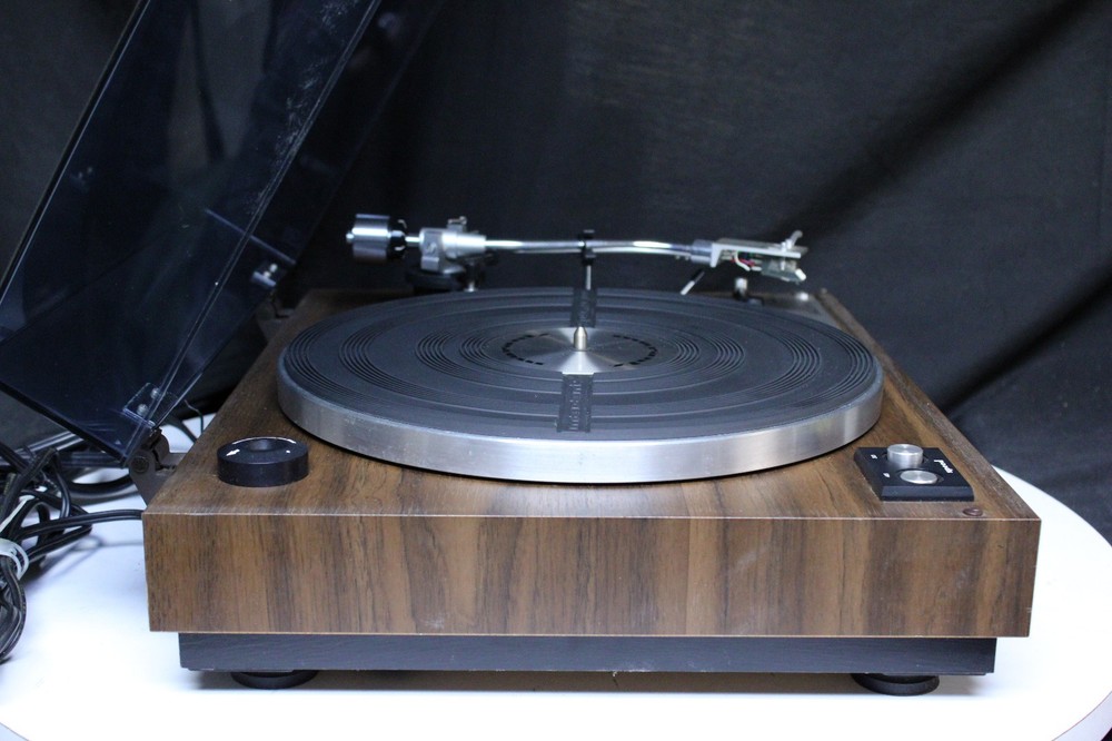 Vintage Marantz Model 6100 Belt-Drive Turntable