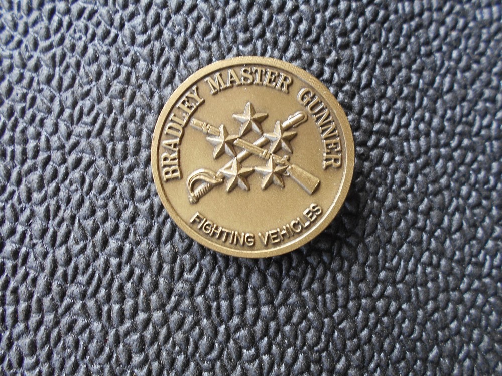 BRADLEY MASTER GUNNER   -      Challenge Coin