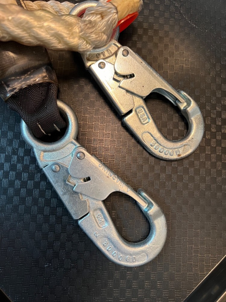 Dbi-sala Safety harness with extras