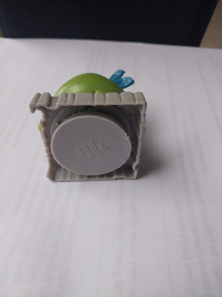 1991 PLASTIC TMNT CANDY CONTAINER Leonardo