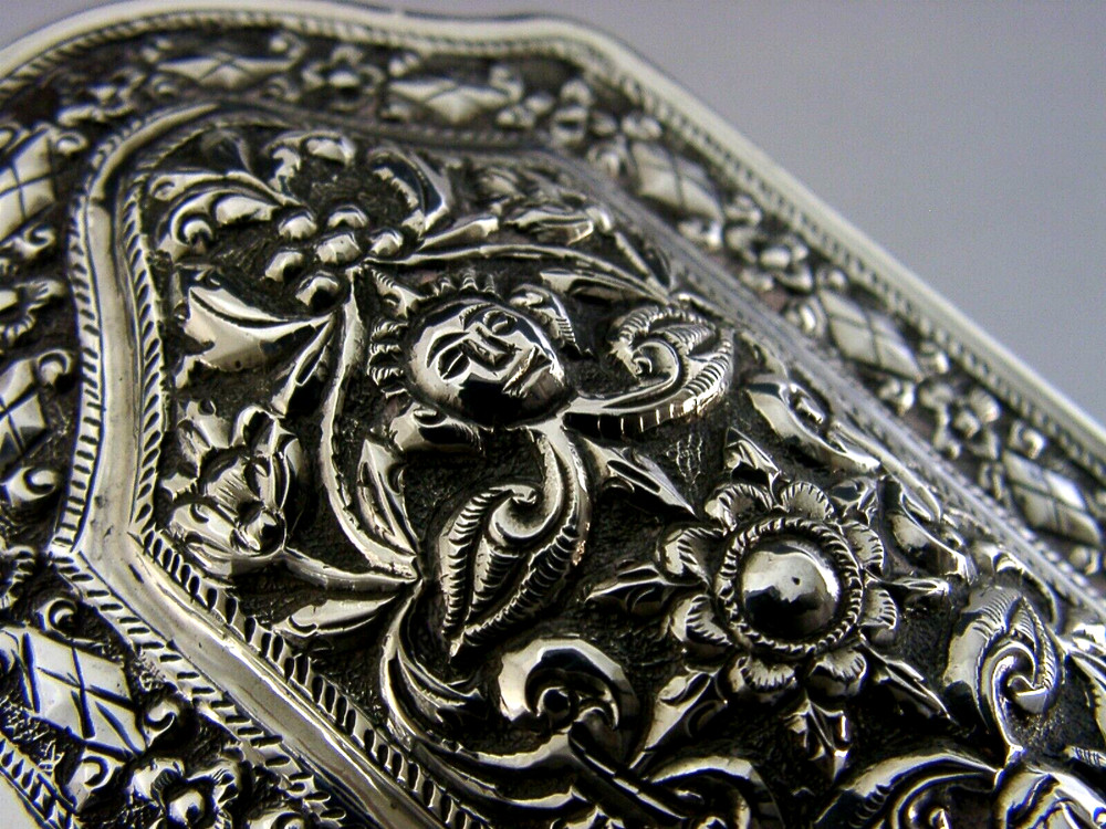 GOOD SIZE 132g INDIAN CEYLON SOLID SILVER TABLE BOX c1900 ANTIQUE