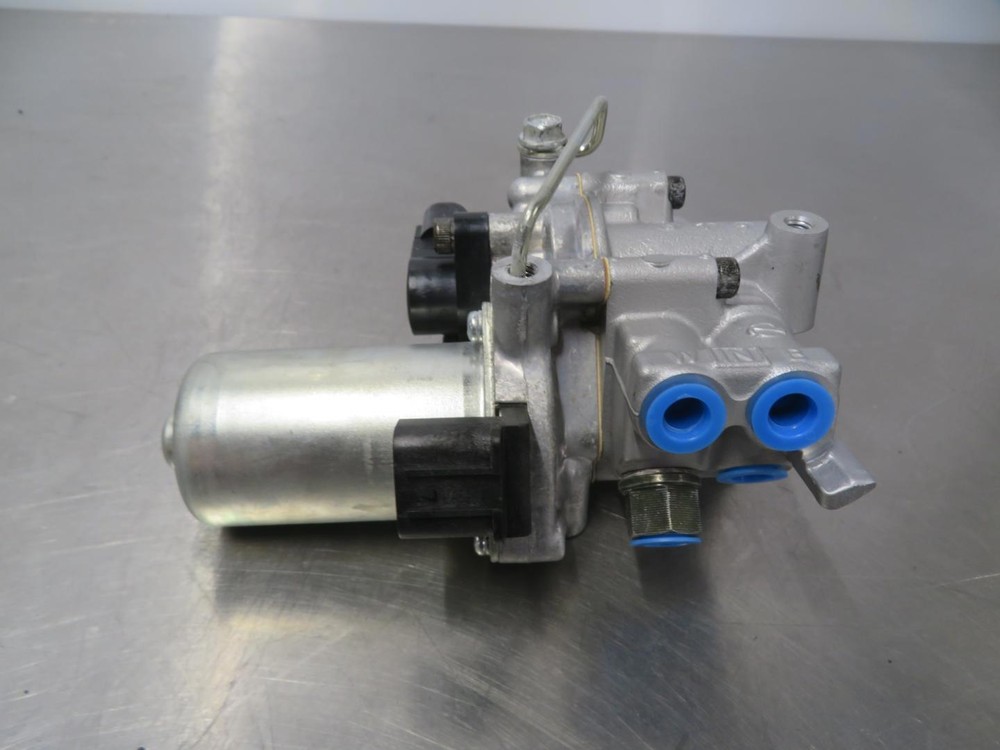 EB979 2006 06 HONDA VFR 800 INTERCEPTOR FRONT ABS MODULATOR