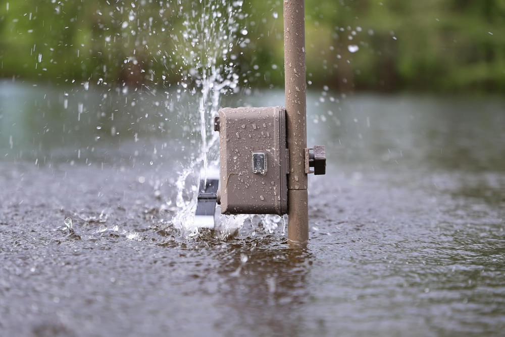 WATER MOTION DECOY Duck Hunting