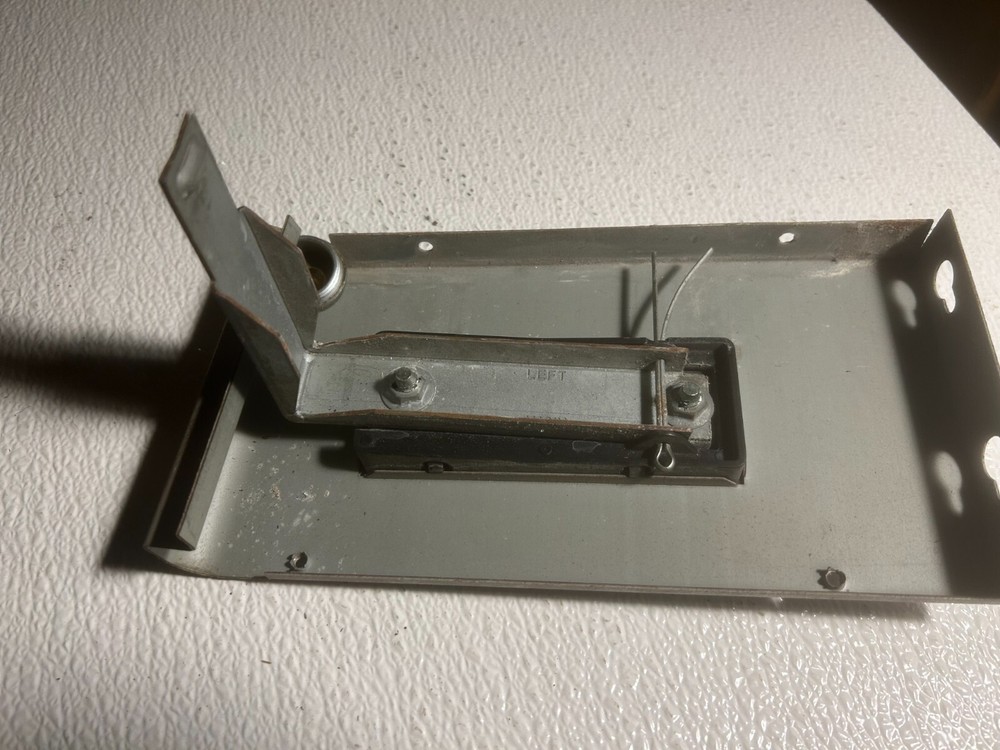 Drinking water fountain pusher