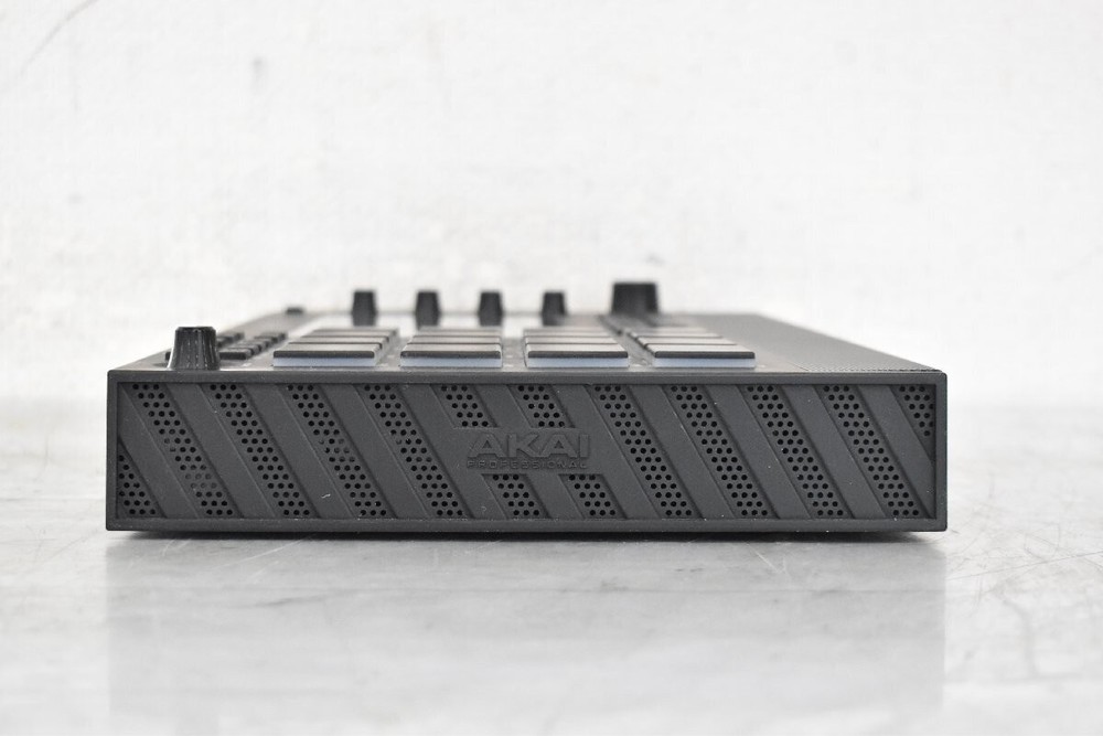 AKAI Professional MPC LIVE II 2 Standalone Sampler Sequencer