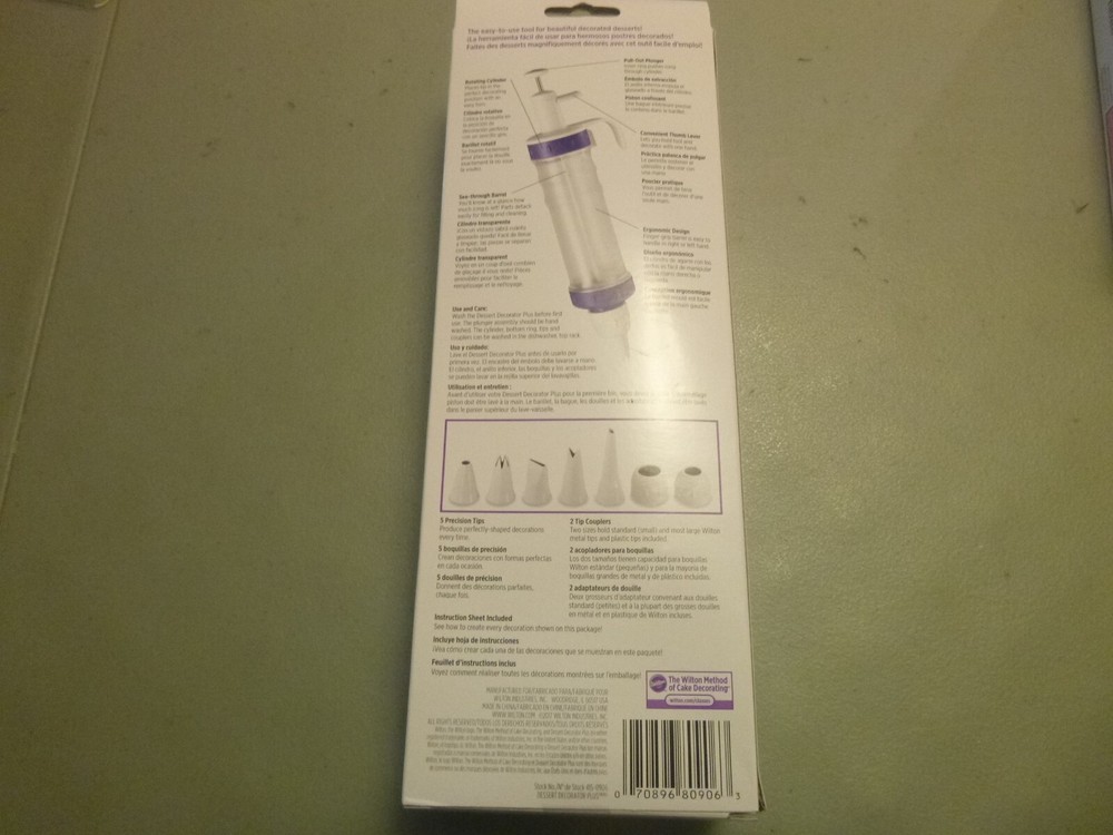 Wilton Dessert Decorator Plus with 5 icing Tips & 2 Tip Couplers NEW!!
