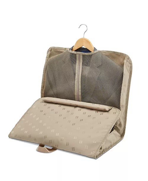 Hartmann 26” Spinner Suitcase Black Chevron Pattern one zipper work for closing