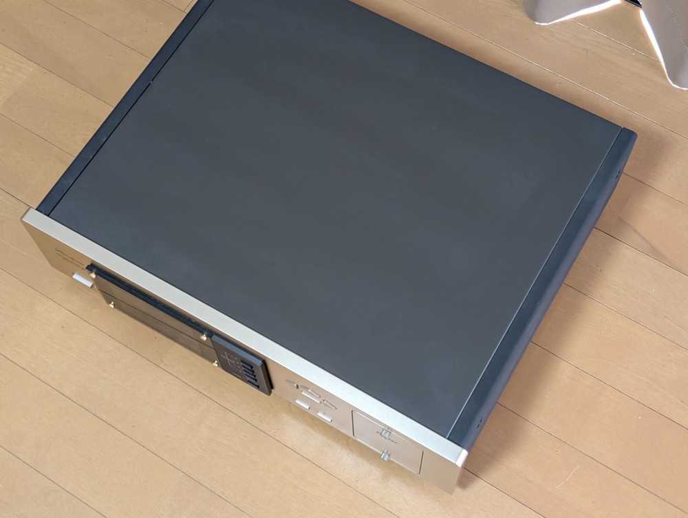 Accuphase DG-28 Digital Voicing Equalizer Balanced XLR 100V Audio Processor