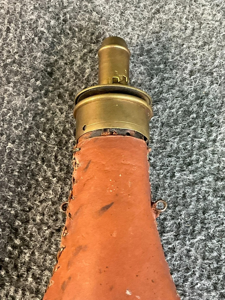 Vintage Brown Leather 🏺 Powder Flask – Muzzleloader Accessory