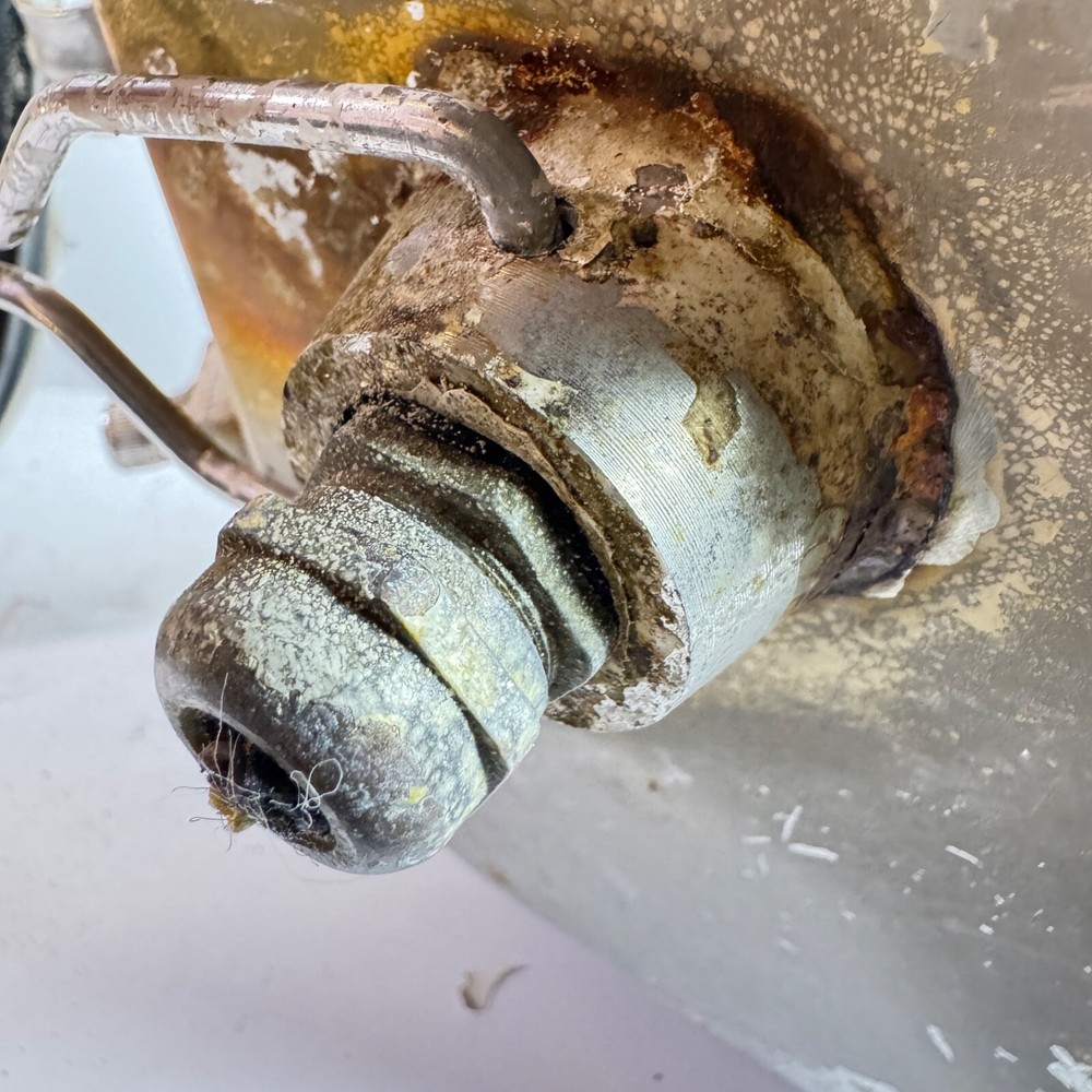 Space X Starship 34 - Recovered ENGINE BAY LIGHT - Flight 8