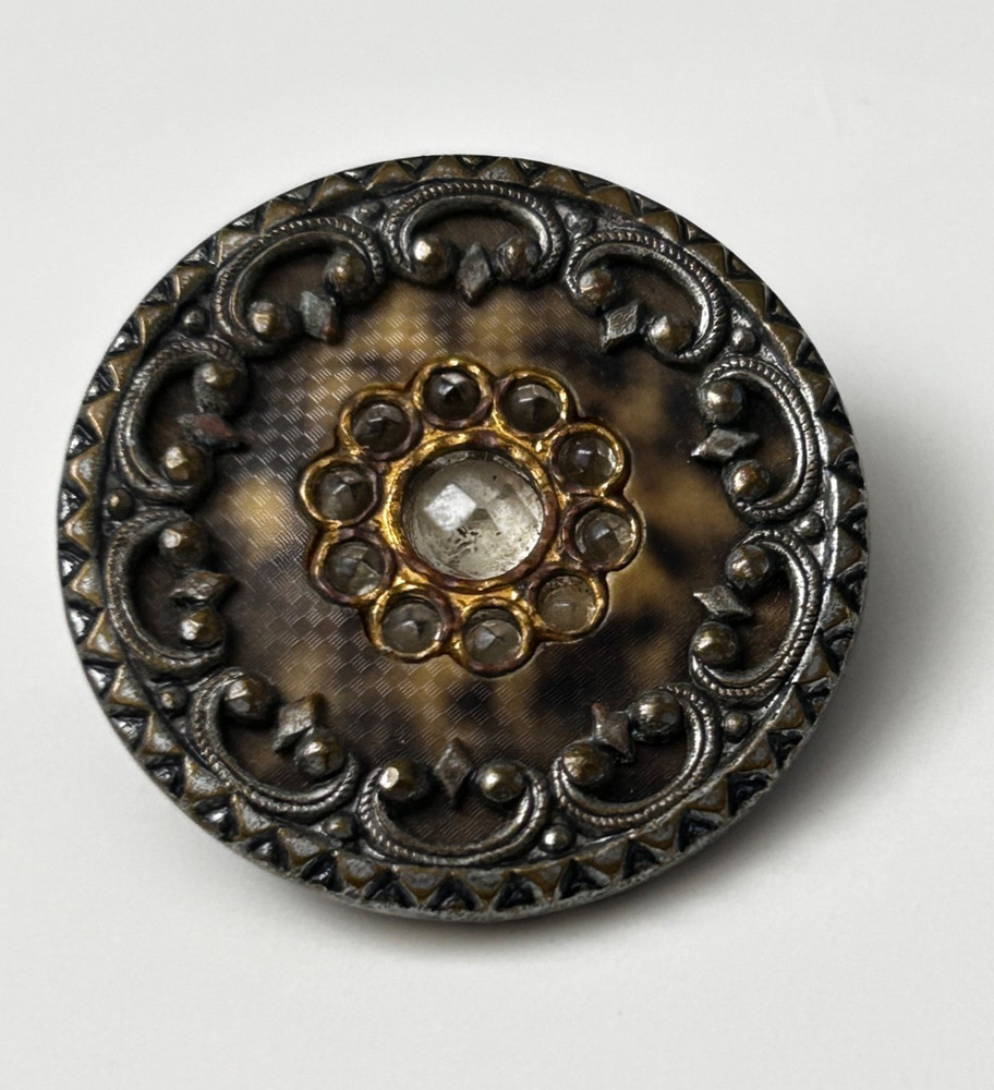 Fabulous Large Victorian Celluloid Button #414