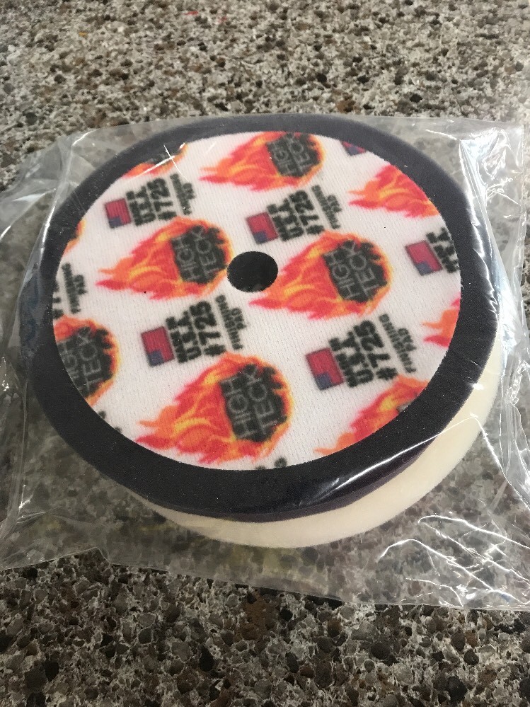 8" Waffle Foam White Compounding & Black Finishing Buffing Pad Combo Pack