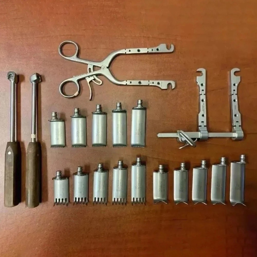 Caspar Cervical Retractor System Set in High Quality