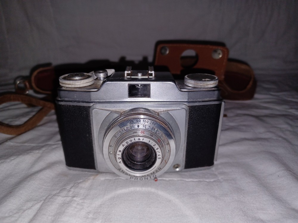 Ansco Memar Pronto 35mm Camera w/ Case - UNTESTED