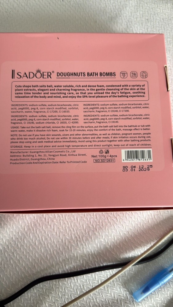 DONUT Bath Bombs with FOUR COLORFULL DONAT Inside for Kids - 4 Pack