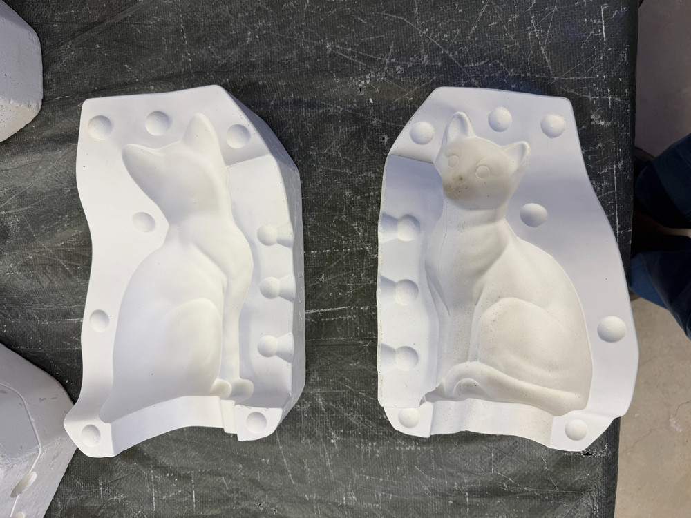 VINTAGE CASTER CERAMIC MOLD #102 SIAM CAT