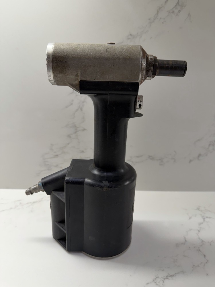 Huck 227 pneumatic air riveter tool