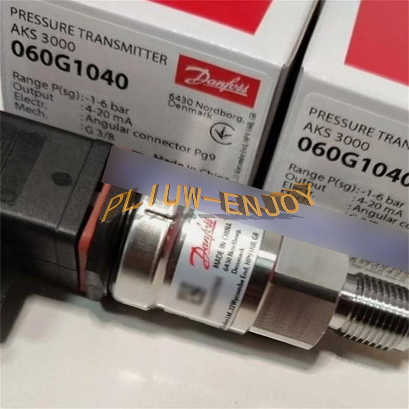 1PCS NEW Danfoss pressure transmitter AKS3000 060G1040
