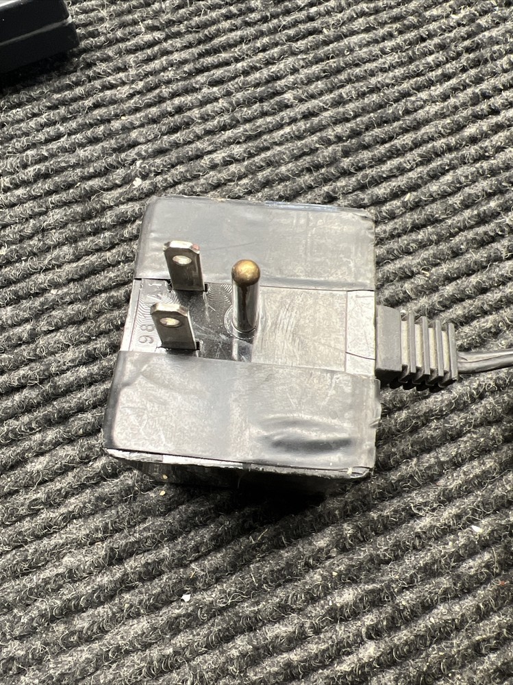 Used BRADY LS2000 Labeling System With case