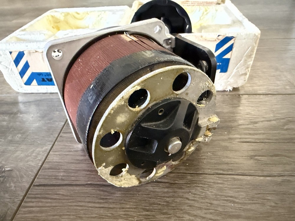 Superior Electric TYPE 21 Variable, Manually Operated, Open, Single Phase (NOS)