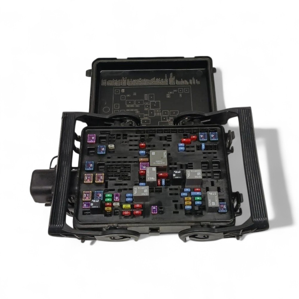 2016–2018 Chevrolet Silverado 1500 Engine Fuse Box – OEM