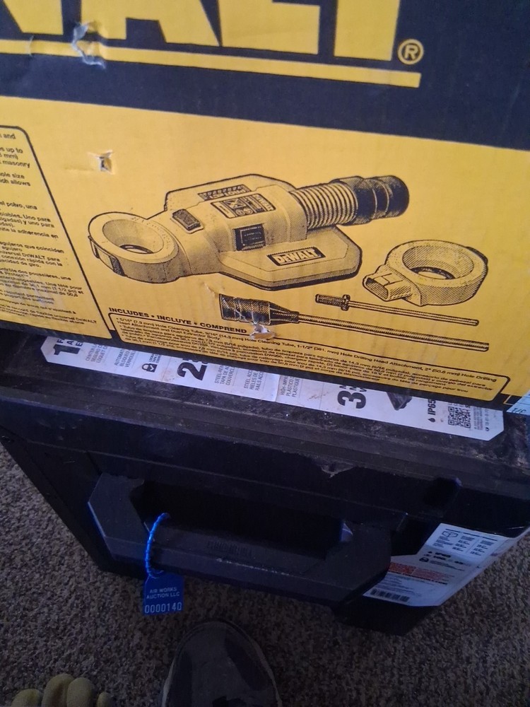 DeWalt DWH050 Hammer Drilling Dust Extraction System - With Carring Case