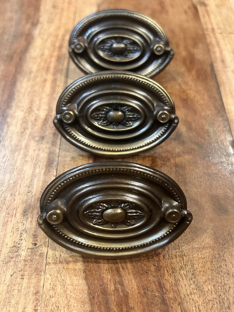 3 Hepplewhite Style Flower Leaf Drawer Drop Pull Victorian Oval Plate 2.5” W