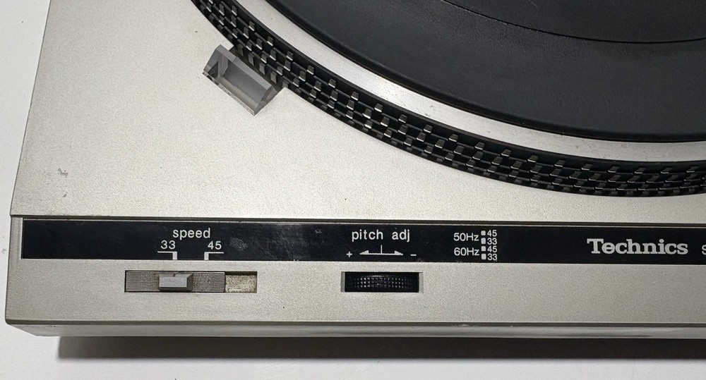 Technics SL-D20 Direct Drive Automatic Turntable System, Not Tested