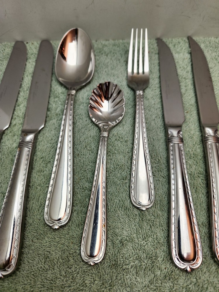 8 pc Hampton Silversmiths Nobility Fork, Steak & Table Knife, Soup & Sugar Spoon