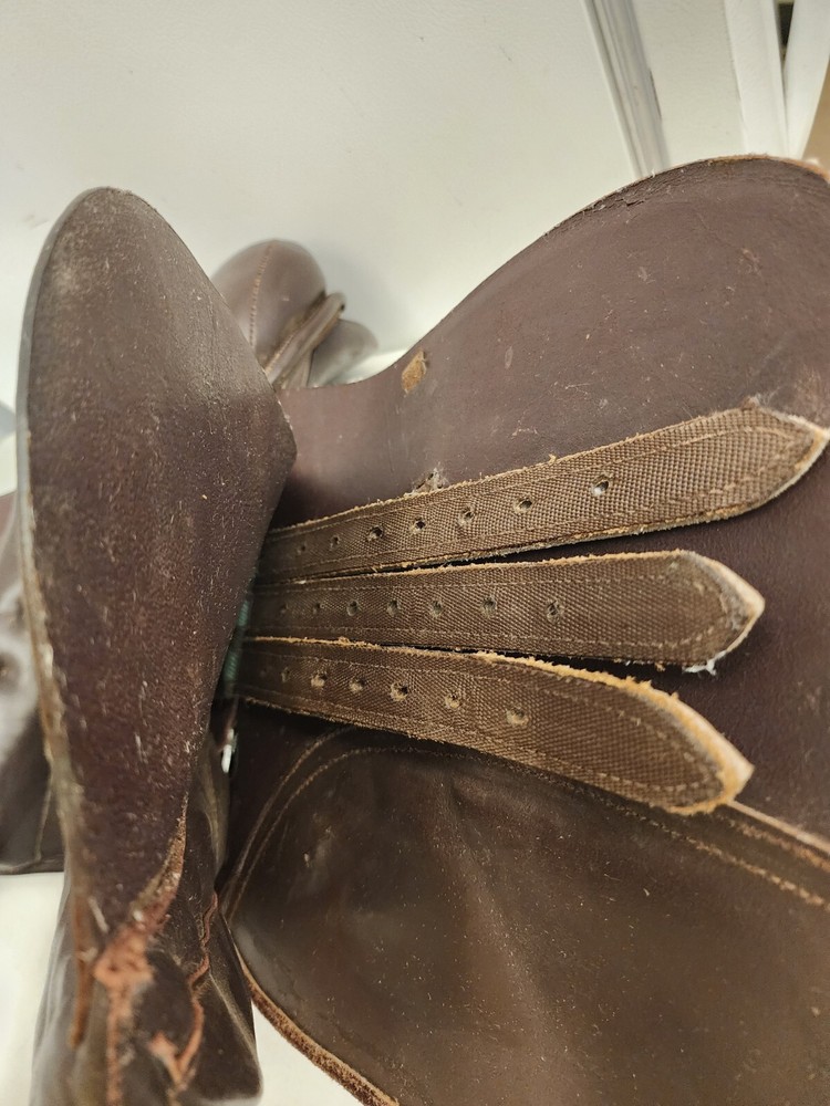 Vintage All Leather English Ritequest Riding Saddle