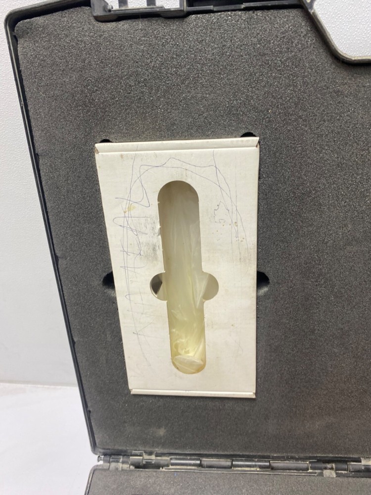 Elcometer E130-S Salt Contamination Meter include case/Accessories